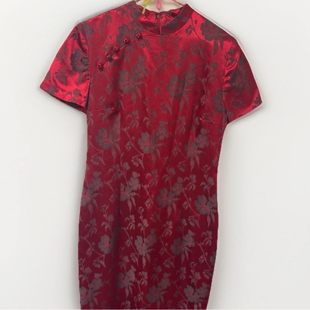 Donna Morgan Red and Gray Floral Midi Dress